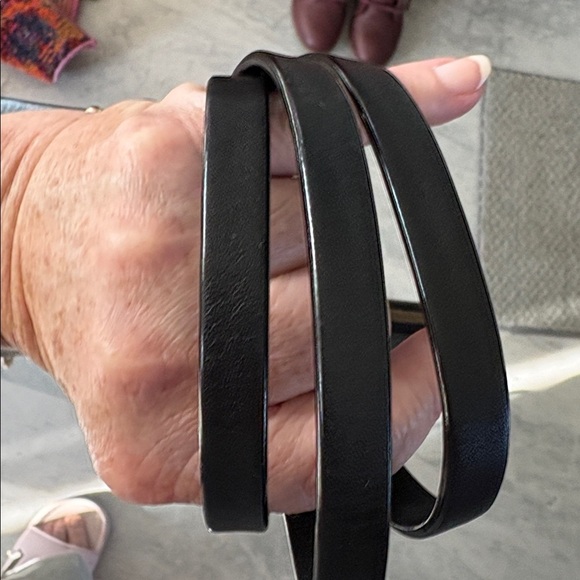 Rebecca Minkoff  leather Crossbody bag  black/gold tone expanding sides & bottom - Picture 8 of 17